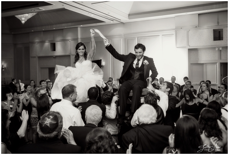 special moments at jewish wedding at buckhead hyatt atlanta georgia photographed by julie anne photo